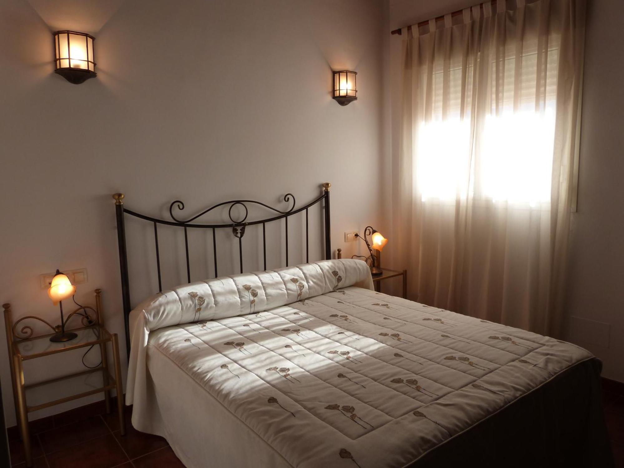 Hostal Restaurante Las Canteras Pedrera Bagian luar foto