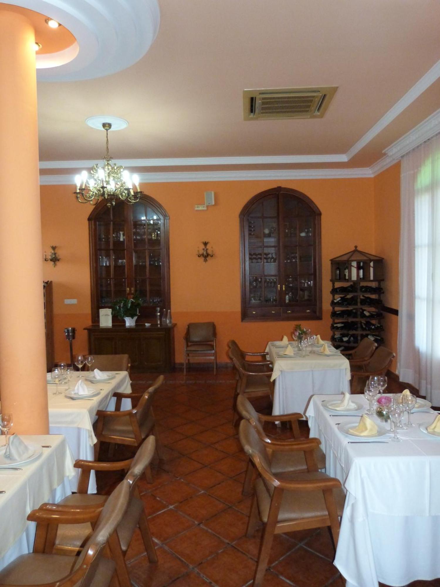 Hostal Restaurante Las Canteras Pedrera Bagian luar foto